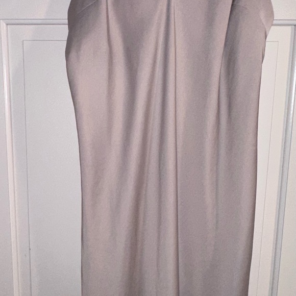 Beautiful V-neck Slip Dress in Cream - Picture 3 of 4